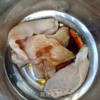 煎鸡胸肉拌黄瓜的做法步骤：6