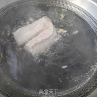 豇豆回锅肉的做法步骤：2