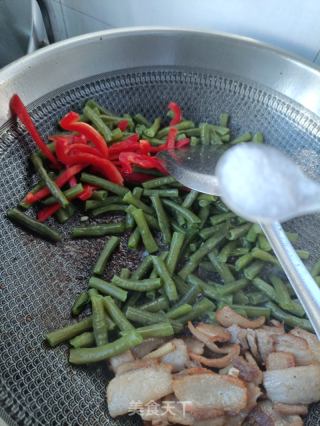 豇豆回锅肉的做法步骤：11