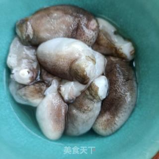 黄瓜拌章鱼肚的做法步骤：1