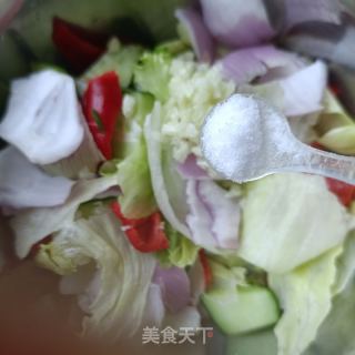 黄瓜拌章鱼肚的做法步骤：6