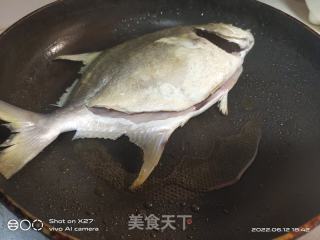 红烧鲳鱼的做法步骤：3