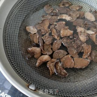 白玉菇松蘑回锅肉的做法步骤：4