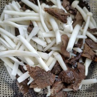 白玉菇松蘑回锅肉的做法步骤：9