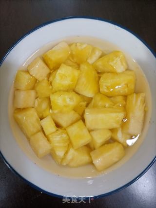 菠萝咕噜肉的做法步骤：2