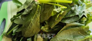 凉拌菠菜的做法步骤：1