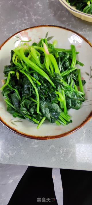 凉拌菠菜的做法步骤：3