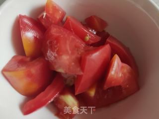 番茄青椒炒茄丁的做法步骤：1