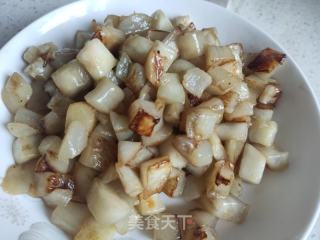 番茄青椒炒茄丁的做法步骤：3