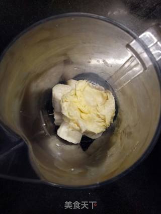 榴莲香蕉奶昔的做法步骤：2