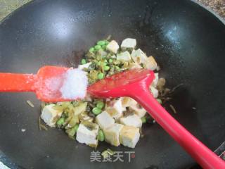 咸菜毛豆炒豆腐的做法步骤：8