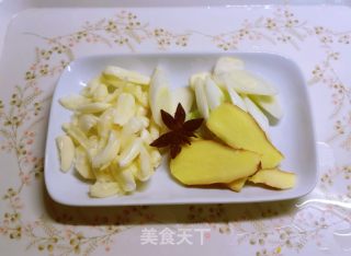 红烧目鱼的做法步骤：2