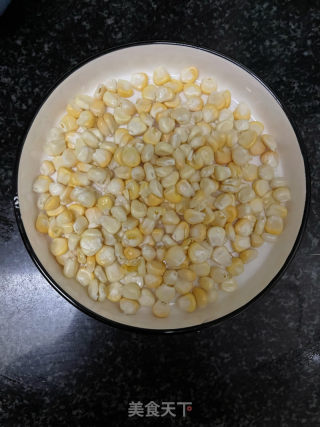 银耳玉米汁的做法步骤：2