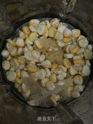 银耳玉米汁的做法步骤：4