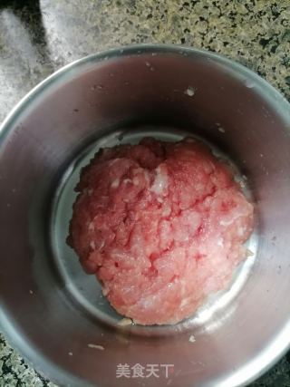 鸡蛋肉饼汤的做法步骤：2