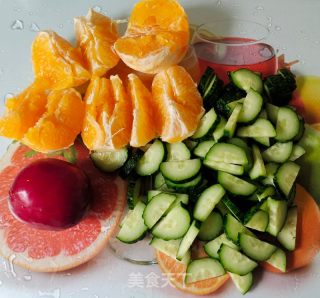 自制天然鸡尾饮料的做法步骤：1