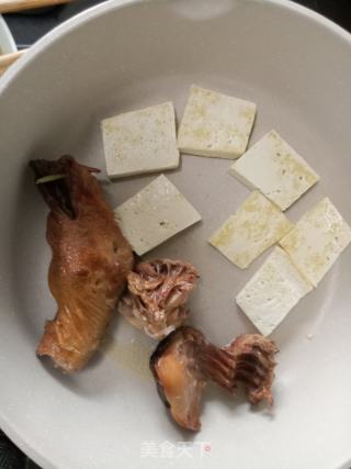 鸭血粉丝汤的做法步骤：1