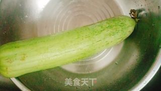 丝瓜炒蛋的做法步骤：1