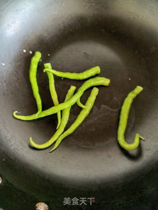醋汁皮蛋的做法步骤：1