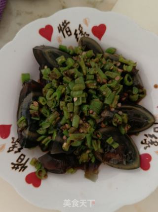 醋汁皮蛋的做法步骤：6