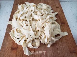 牛肉蒜汁捞面的做法步骤：4