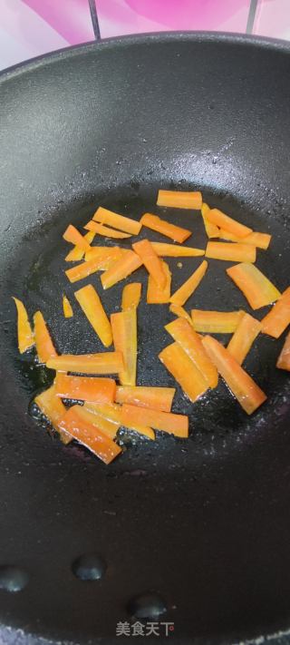西芹炒牛肉的做法步骤：3
