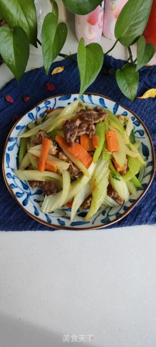 西芹炒牛肉的做法步骤：7