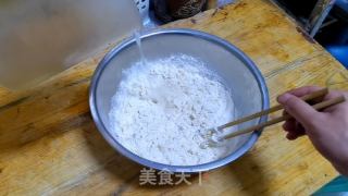 葱油饼的做法步骤：1