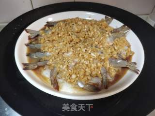 粉丝蒜蓉蒸虾的做法步骤：7