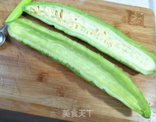 苦瓜蒸蛋的做法步骤：2