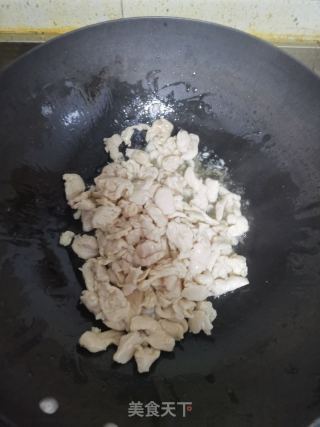 竹笋炒鸡片的做法步骤：4