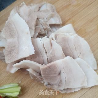 回锅肉炒笋干的做法步骤：4