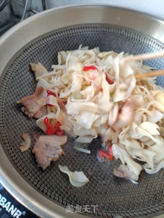 回锅肉炒笋干的做法步骤：10