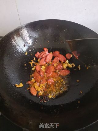 火腿鸡蛋面的做法步骤：2