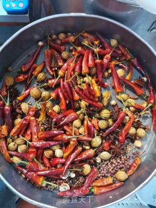 现卤现捞，衢州鸭头，卤鸭，卤鸡爪，的做法步骤：2