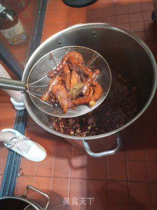 现卤现捞，衢州鸭头，卤鸭，卤鸡爪，的做法步骤：3