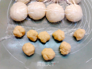 椰蓉奶香小餐包的做法步骤：11