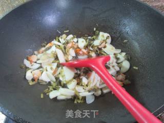 咸菜圆蛤炒茭白的做法步骤：7