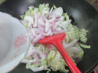 洋葱炒牛心菜的做法步骤：6