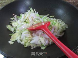 洋葱炒牛心菜的做法步骤：7
