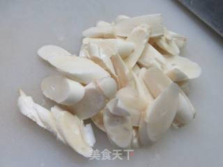 鞭笋炒棱角丝瓜的做法步骤：3