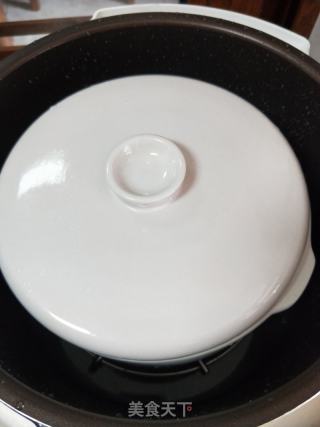 瘦肉瑶柱墨鱼汤的做法步骤：5