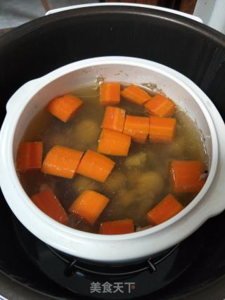 瘦肉瑶柱墨鱼汤的做法步骤：6
