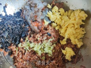 猪肉韭菜三鲜水饺的做法步骤：8