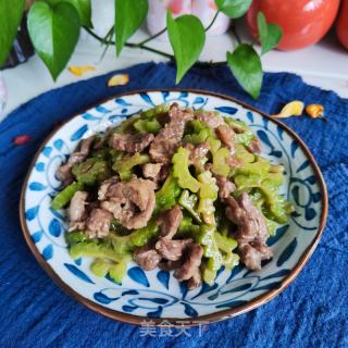苦瓜炒牛肉的做法步骤：6