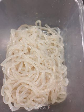 魔芋粉拌豆芽儿的做法步骤：1