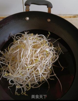 魔芋粉拌豆芽儿的做法步骤：2