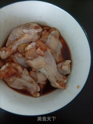 炸鸡翅根的做法步骤：3