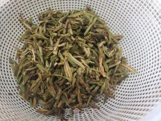 干油豆角炒肉末的做法步骤：2