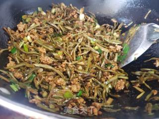 干油豆角炒肉末的做法步骤：6